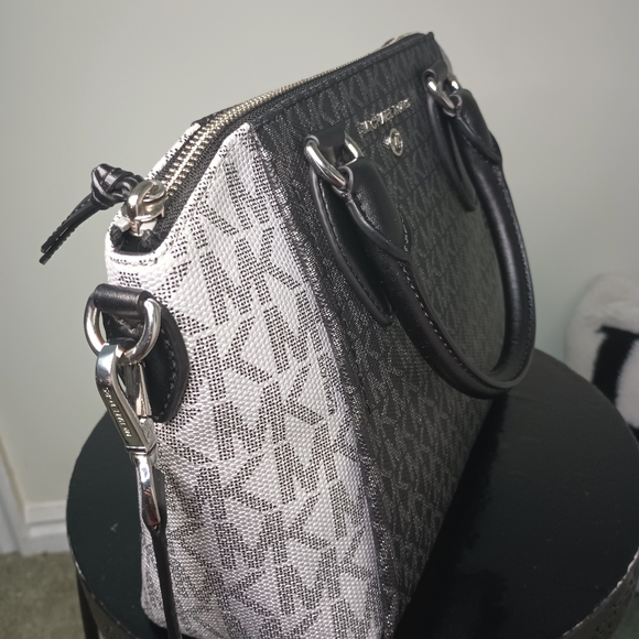 Michael Kors Sienna Medium Two-Tone GraphicLogo Messenger Bag - Picture 3 of 8